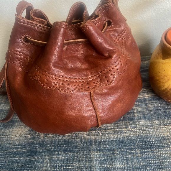 🐝 Fossil Vintage Leather Butterfly Bucket Bag – Brown Boho Cutout 🌼 - Picture 2 of 4
